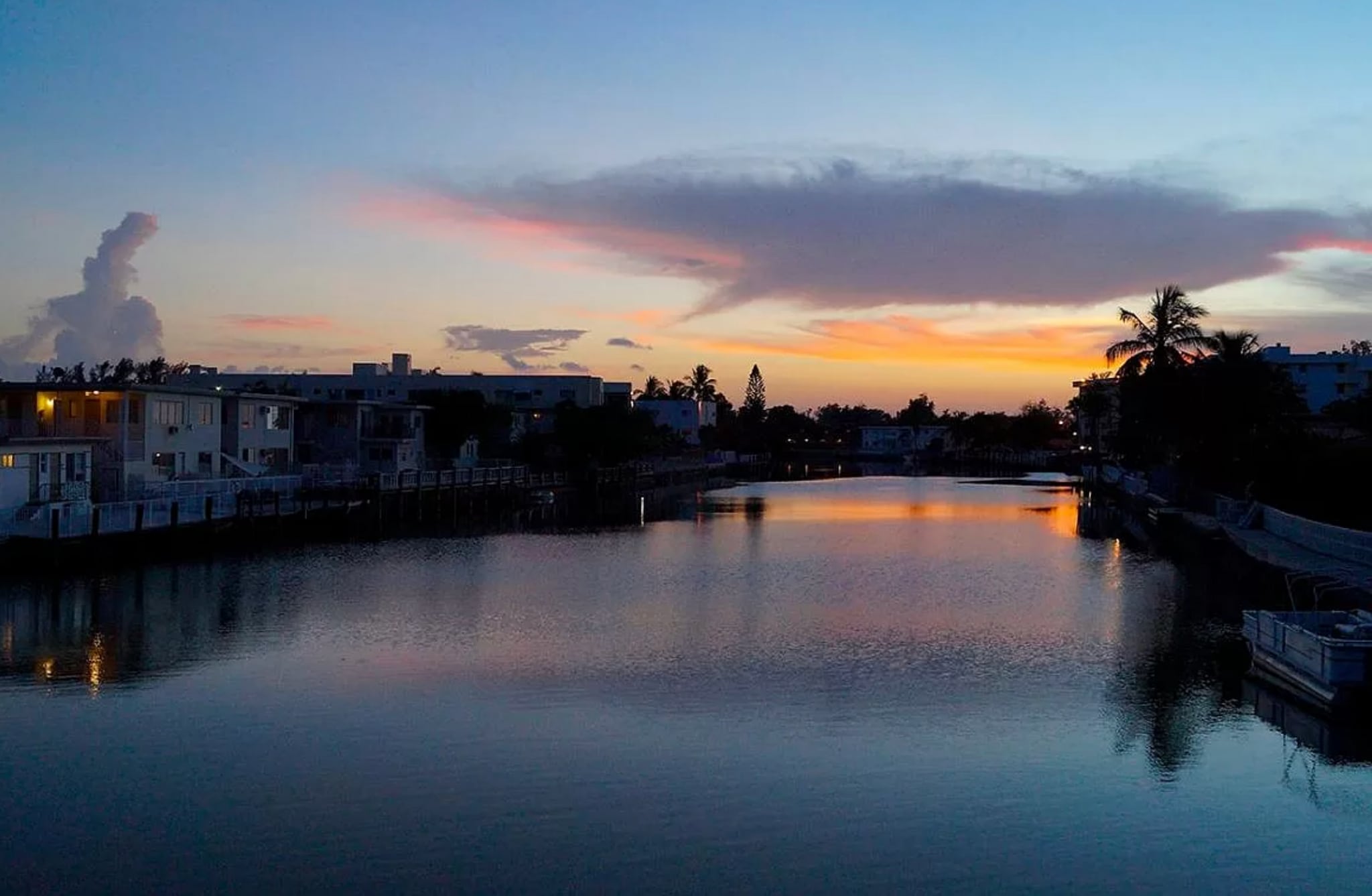 Building Photo - 7207 Bay Dr