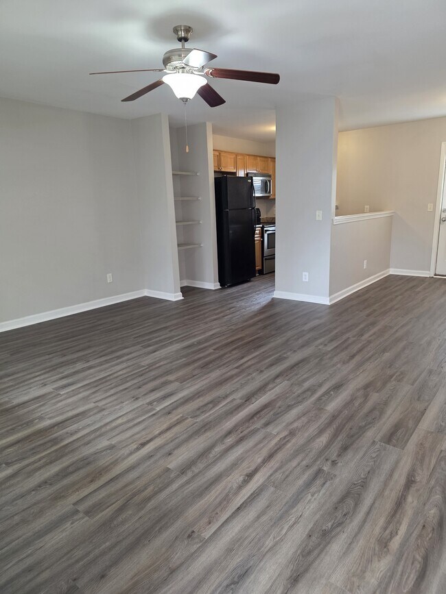 Building Photo - 132 Neva Ave