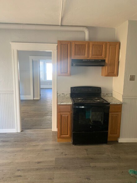 Building Photo - 16 Catharine St