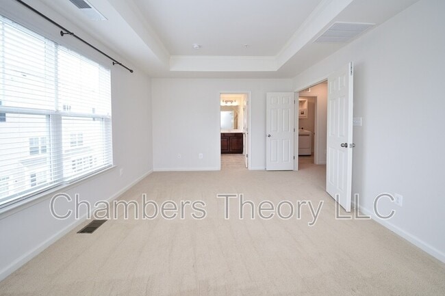 Building Photo - 24668 Caribou Square