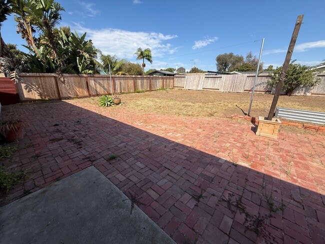 Building Photo - 1741 Lahoud Dr