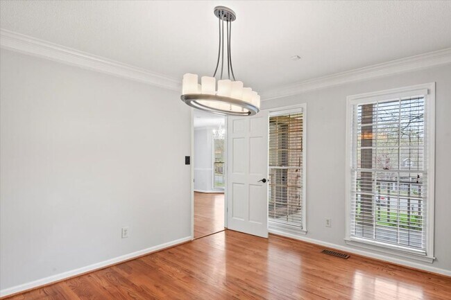 Building Photo - Stunning 3 bed 2.5 bath home in Cove Creek subdivision!
