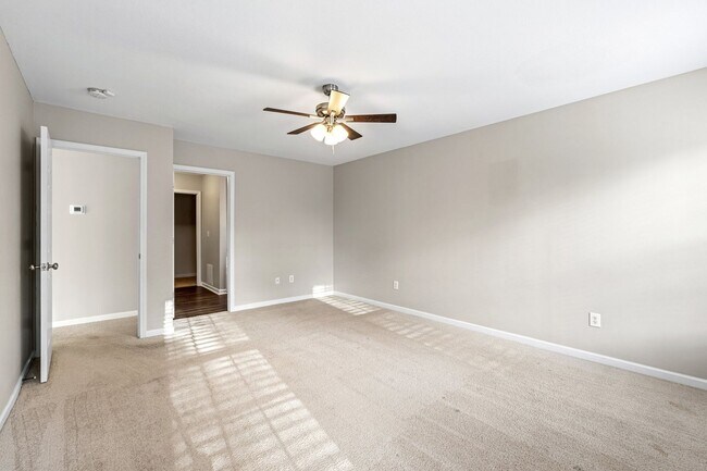 Building Photo - Spacious 4 BR, 2.5 BA, Master BR on Main, Conveniently Located Between Greenville and Spartanburg