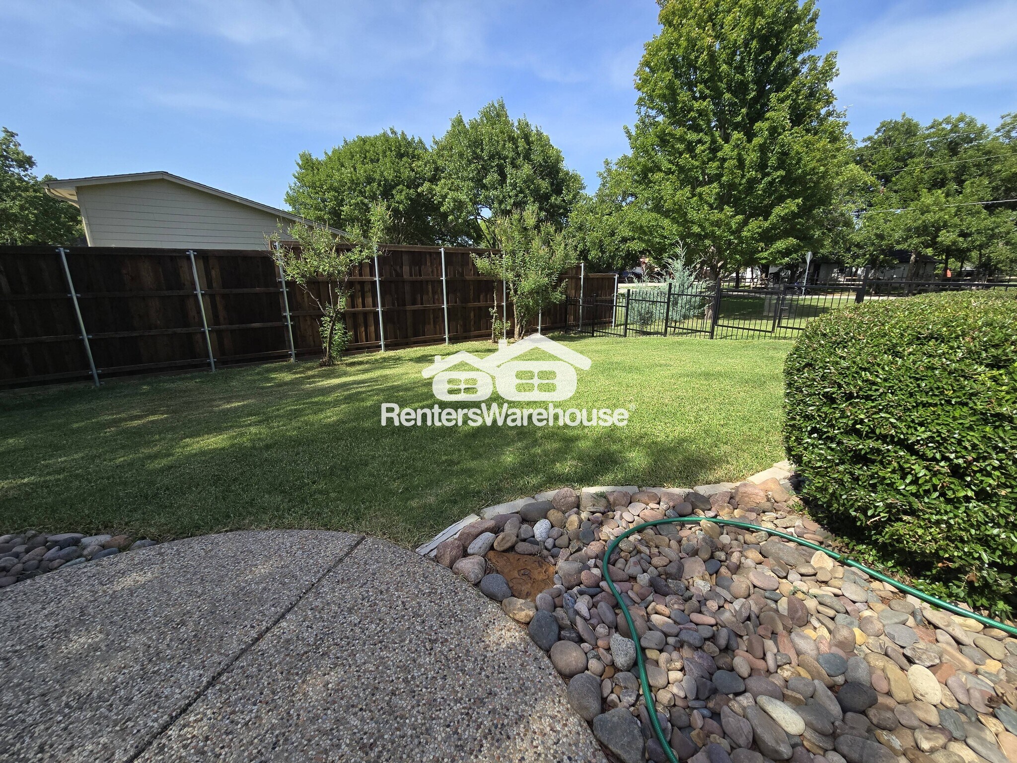 Building Photo - 5009 Bayberry St