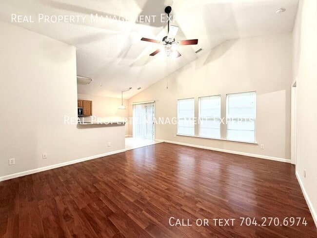 Building Photo - 112 Bosburg Dr