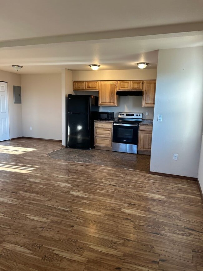 Building Photo - Newer 2 Bedroom 1 Bathroom with a View