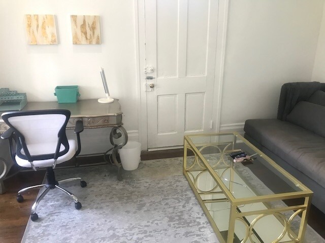 Building Photo - 5221 Magazine St