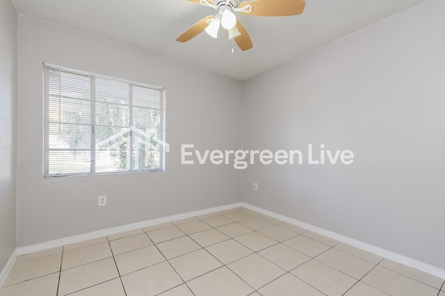 Building Photo - 2222 N Hastings St