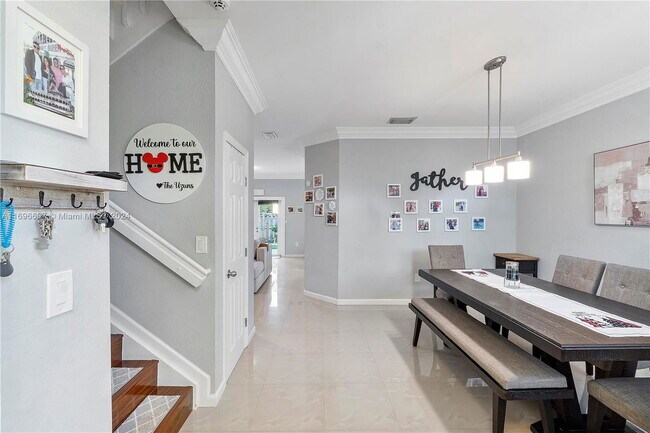 Building Photo - 4960 SW 136th Ave