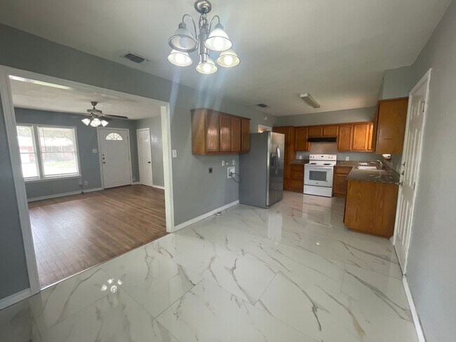 Building Photo - 4501 Moravian Dr