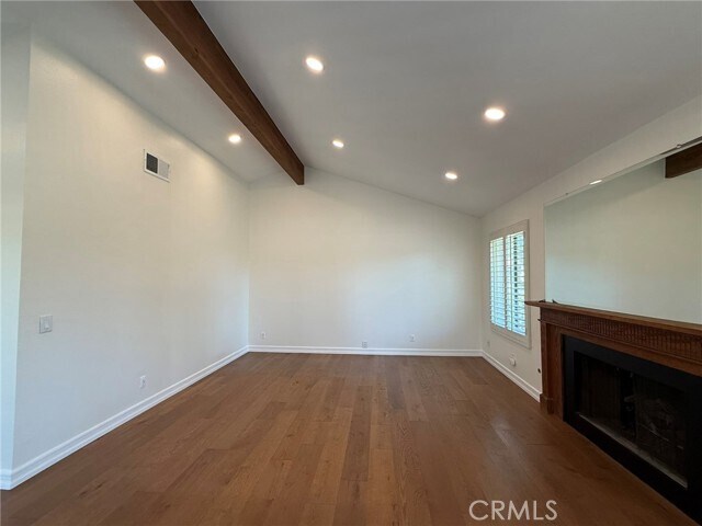 Building Photo - 860 Calle del Sol