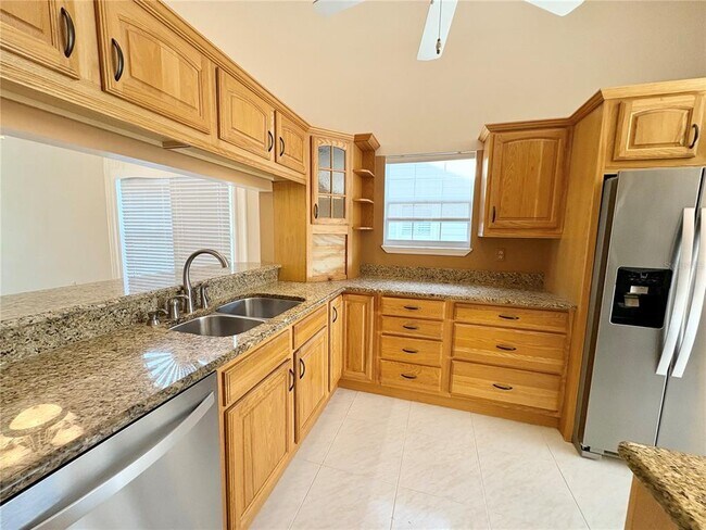 Building Photo - 1011 Pelican Ct