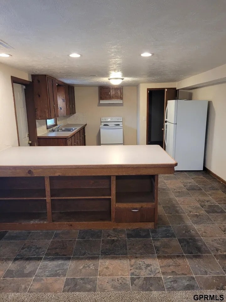 Building Photo - 910 Harrington Ave