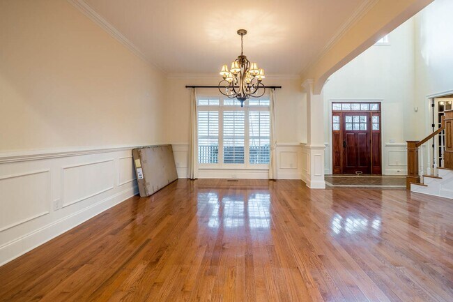 Building Photo - 246 Valley Meadow Dr