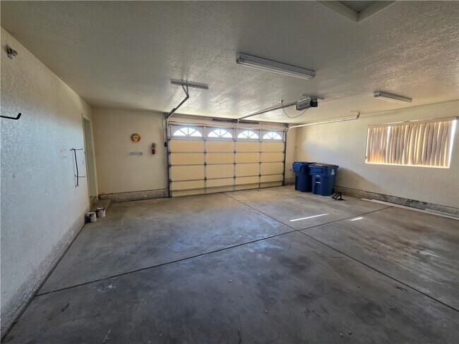 Building Photo - 3949 King Rd