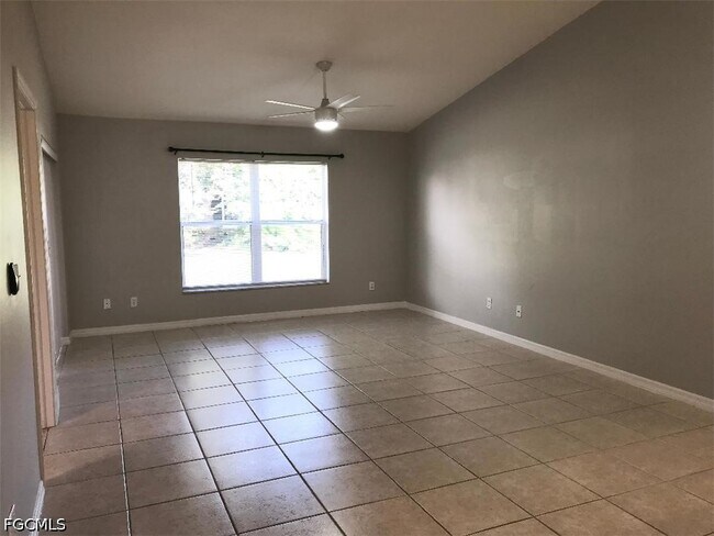 Building Photo - 4330 SW 7th Pl