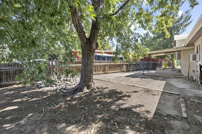 Building Photo - 1033 Turley Dr