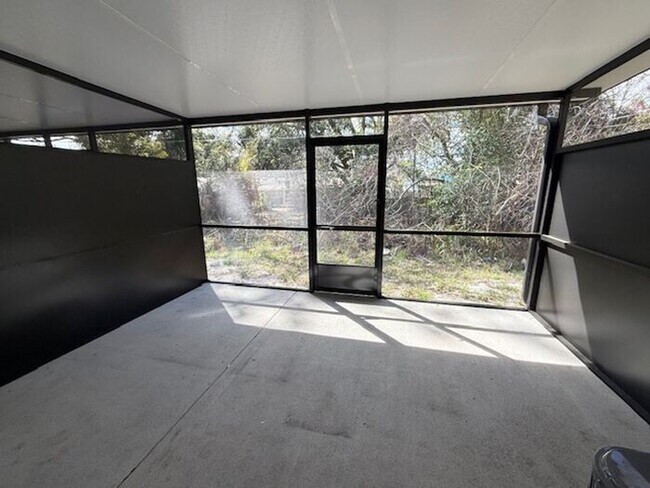 Building Photo - 2/1.5 Winter Springs Townhome with screen patio