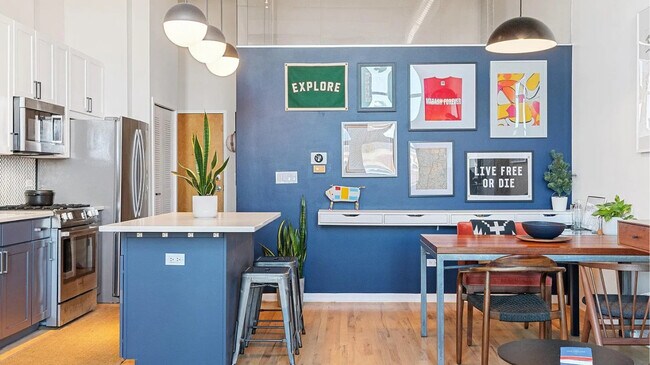 Building Photo - 758 N Larrabee St