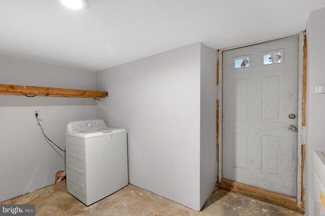 Building Photo - 5147 Hazel Ave