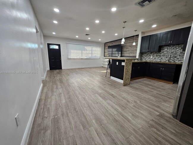 Building Photo - 19601 NE Miami Ct