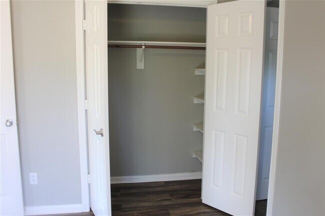 Building Photo - 20910 Kings Clover Ct
