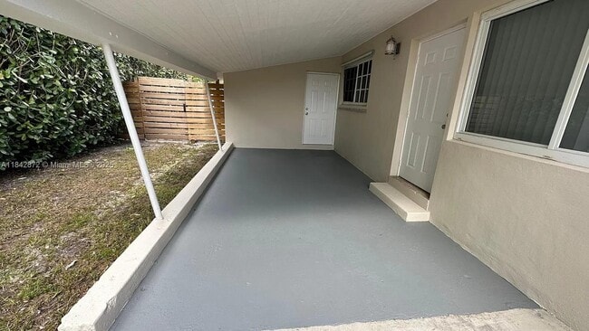 Building Photo - 8855 SW 41st Terrace