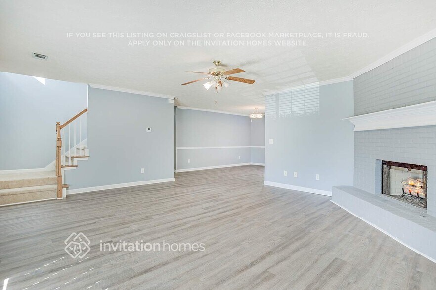 Building Photo - 70 Windsong Dr