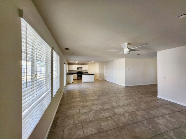 Building Photo - Newer 5 Bedroom home in quiet Lancaster co...