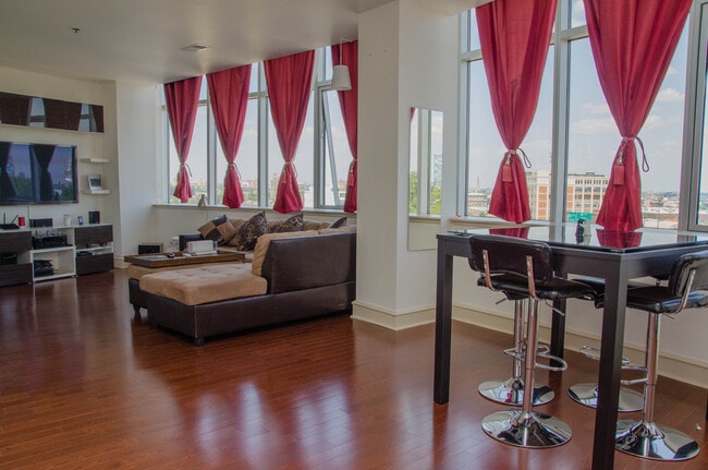 Building Photo - 201 N 8th St