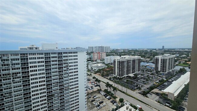 Building Photo - 1980 S Ocean Dr
