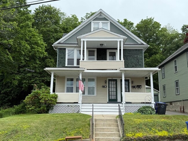 Primary Photo - 28 Bird St