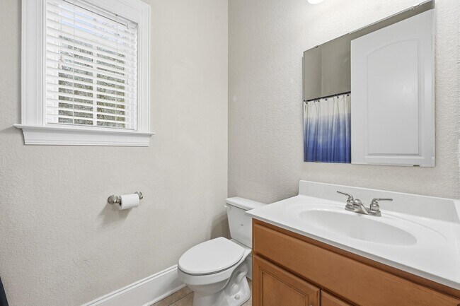 Building Photo - 109 Lac Courte