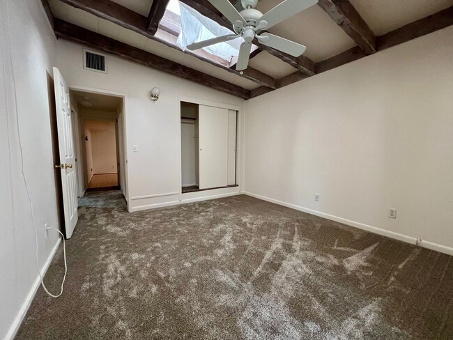 Building Photo - Unfurnished Long-term rental, Procure Only