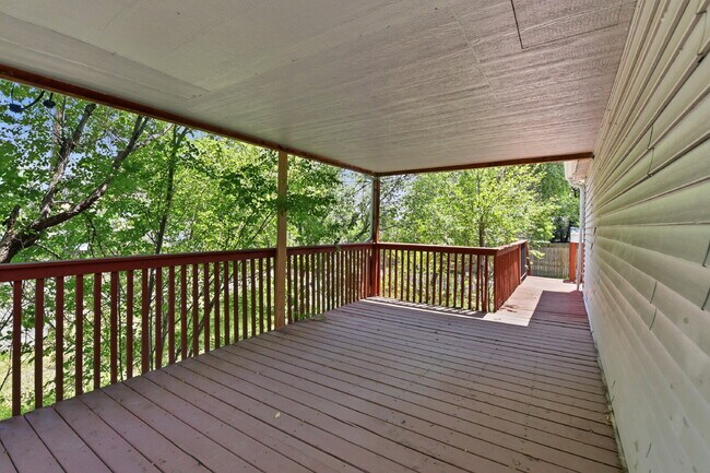 Building Photo - $2,120.95 with $300 off the first month's rent, 2 Beds - 2 Bath, Duplex in Lakewood with Cozy Car...
