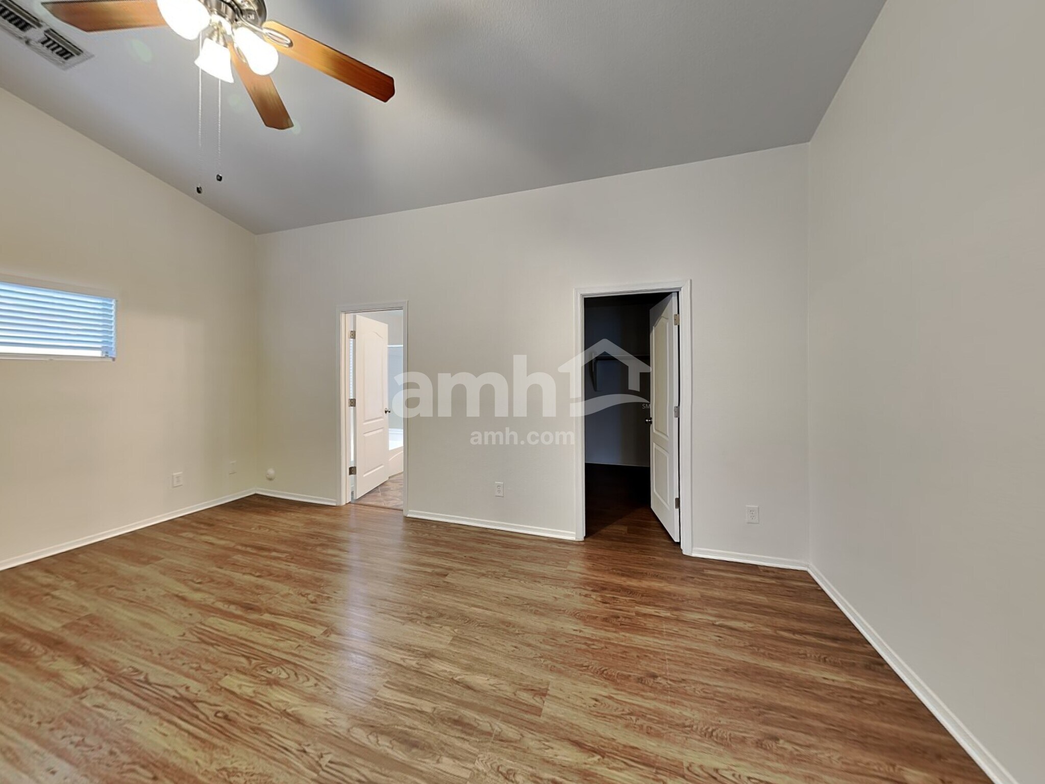 Building Photo - 15912 W Carmen Dr