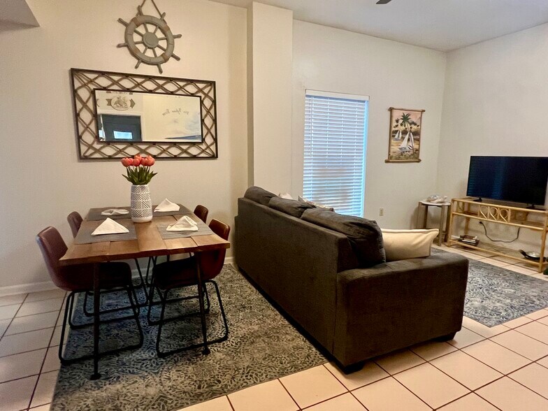 Building Photo - 301 Butler Ave