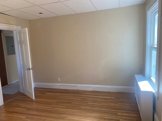 Building Photo - 1 Rena St