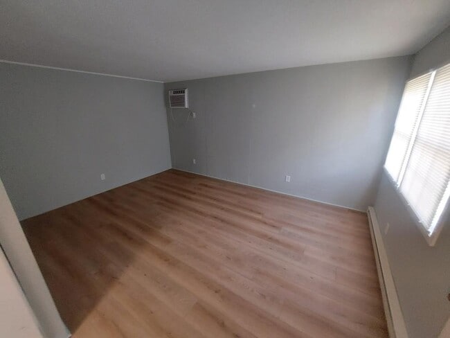 Building Photo - 914 Pine Cir Dr