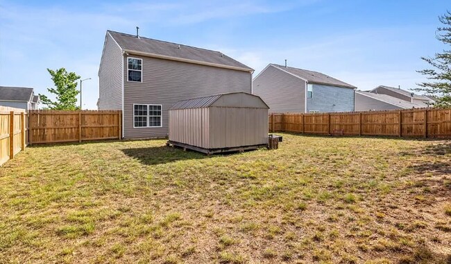 Building Photo - 4 Bedroom 3 Bath Pet Friendly Rental!