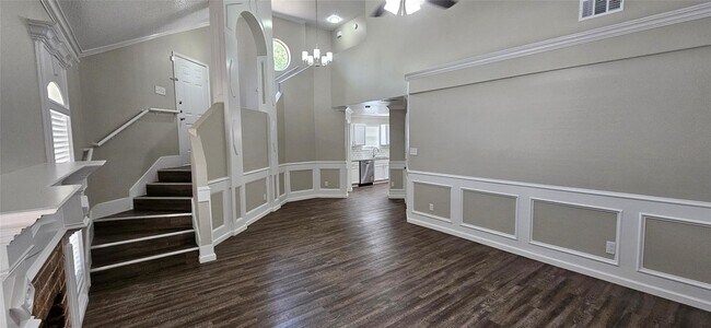 Building Photo - 12718 Hilltop Dr