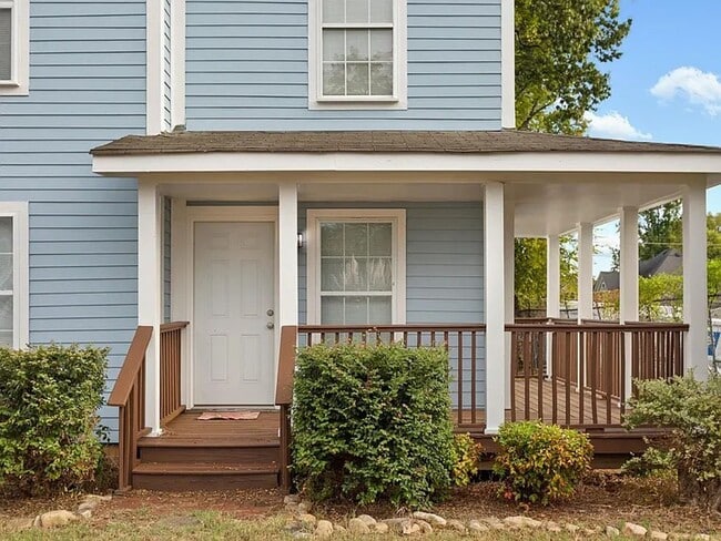 Building Photo - 3 Bedroom 2 Bath House