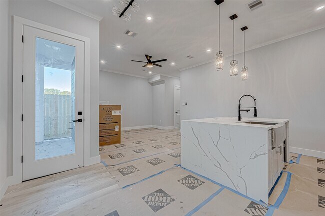 Building Photo - 6840 Del Rio St