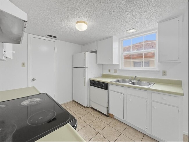 Building Photo - 3427 Willowrun Dr