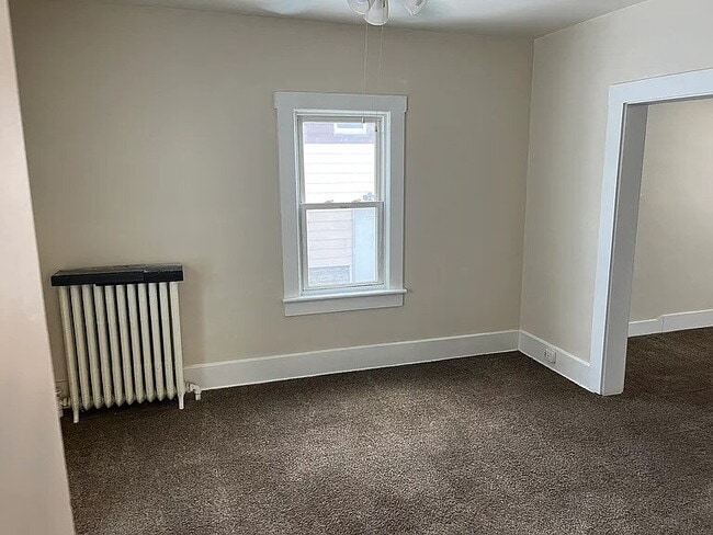 Building Photo - Freshly painted 3/1 in Kenmore...with a detached garage.