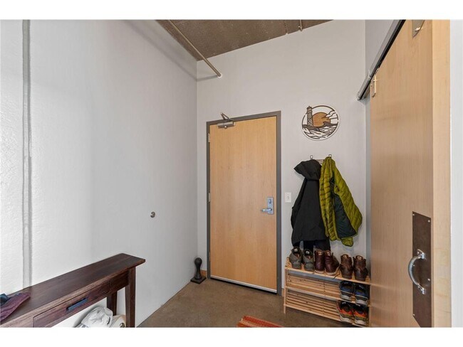 Building Photo - 710 N 4th St