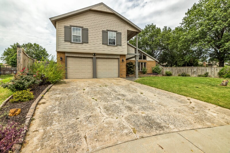 Building Photo - 6401 S 86th E Ave