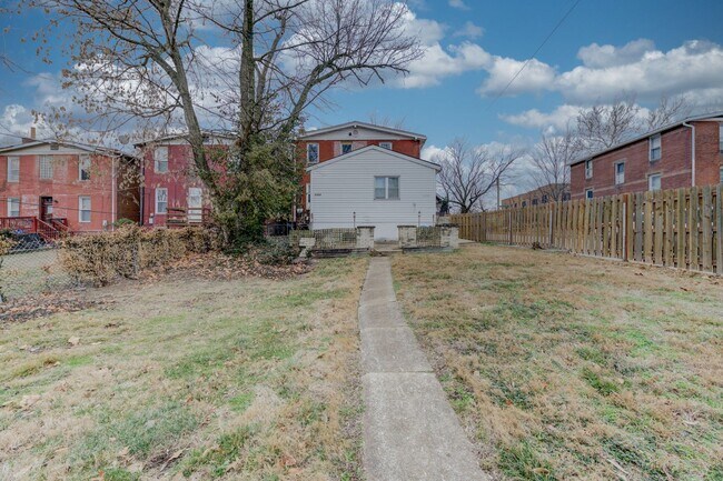 Building Photo - 1300 McCausland Ave