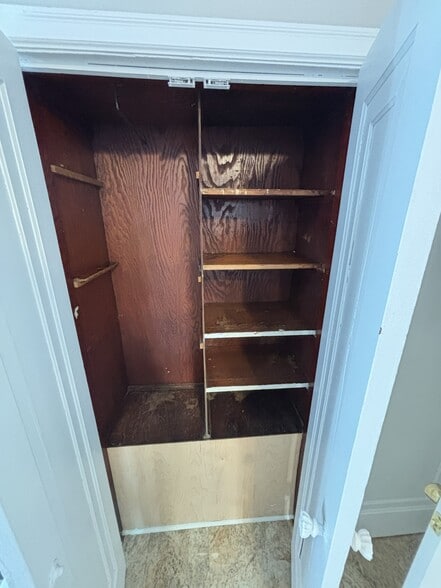 Building Photo - 472 Case Ave