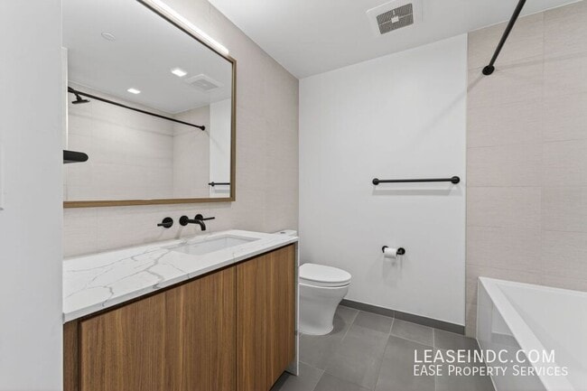 Building Photo - 1332 8th St NW